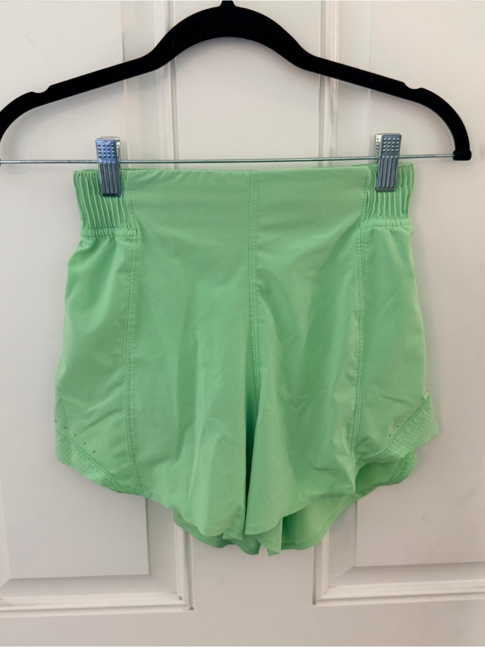 Lululemon Hotty Hot High-Rise Shorts 2 | Scream Green Light 4"